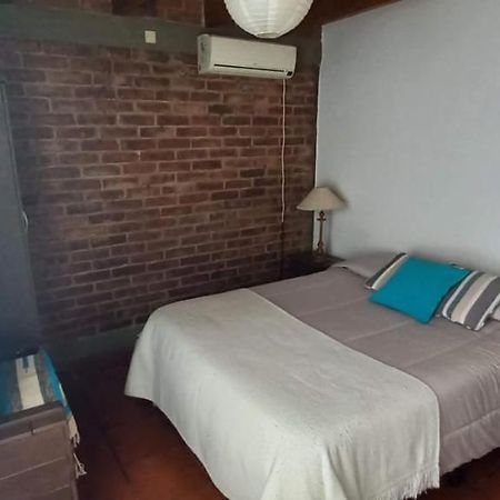 Casa Confortable - Parque Central - Estacionamiento, Patio, 3 Banos, 5 Habitaciones - La Cieneguita エクステリア 写真
