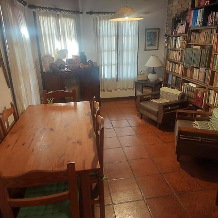 Casa Confortable - Parque Central - Estacionamiento, Patio, 3 Banos, 5 Habitaciones - La Cieneguita エクステリア 写真
