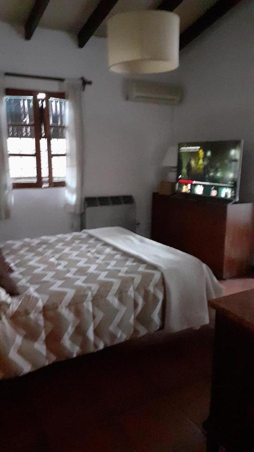 Casa Confortable - Parque Central - Estacionamiento, Patio, 3 Banos, 5 Habitaciones - La Cieneguita エクステリア 写真