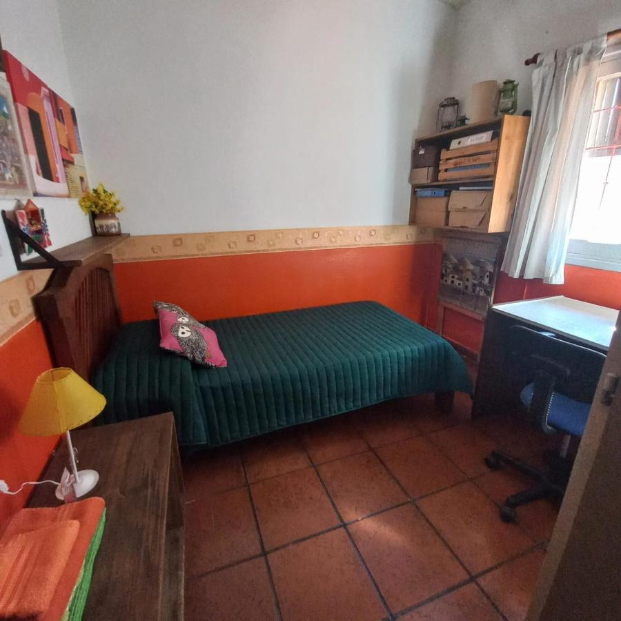 Casa Confortable - Parque Central - Estacionamiento, Patio, 3 Banos, 5 Habitaciones - La Cieneguita エクステリア 写真