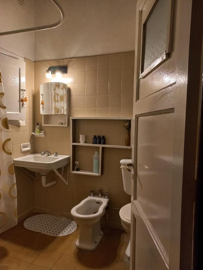 Casa Confortable - Parque Central - Estacionamiento, Patio, 3 Banos, 5 Habitaciones - La Cieneguita エクステリア 写真